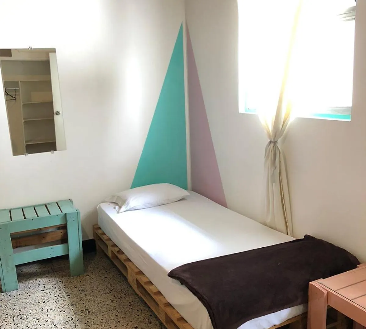 Hostal Rich Medellin 0*,  Colombia